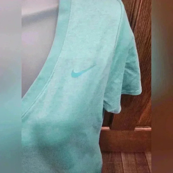 Nike Dri-fit Shirt Women's Large Teal Short  Sleeve V-neck Tee Shirt - Picture 2 of 7